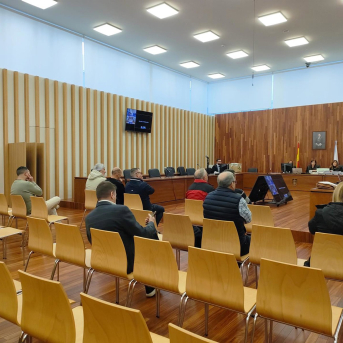 Acusados por construir 'narcolanchas' en Vigo y el norte de Portugal, en la macrosala de la Ciudad de la Justicia olívica. EUROPA PRESS Acusados por construir 'narcolanchas' en Vigo y el norte de Portugal, en la macrosala de la Ciudad de la Justicia olívica. EUROPA PRESS
