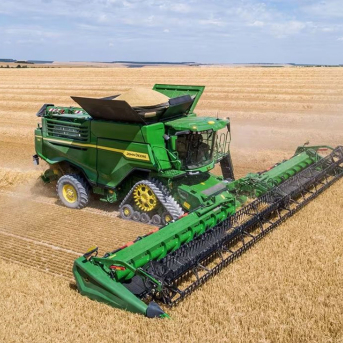 Cosechadora de alto rendimiento modelo X9 1100 de John Deere. JOHN DEERE