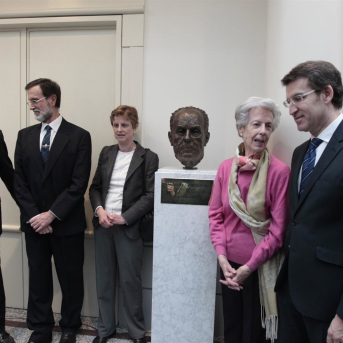 ERC, Junts, Bildu, PNV y aliados del Gobierno reclaman retirar el busto de Manuel Fraga del pasillo del Senado