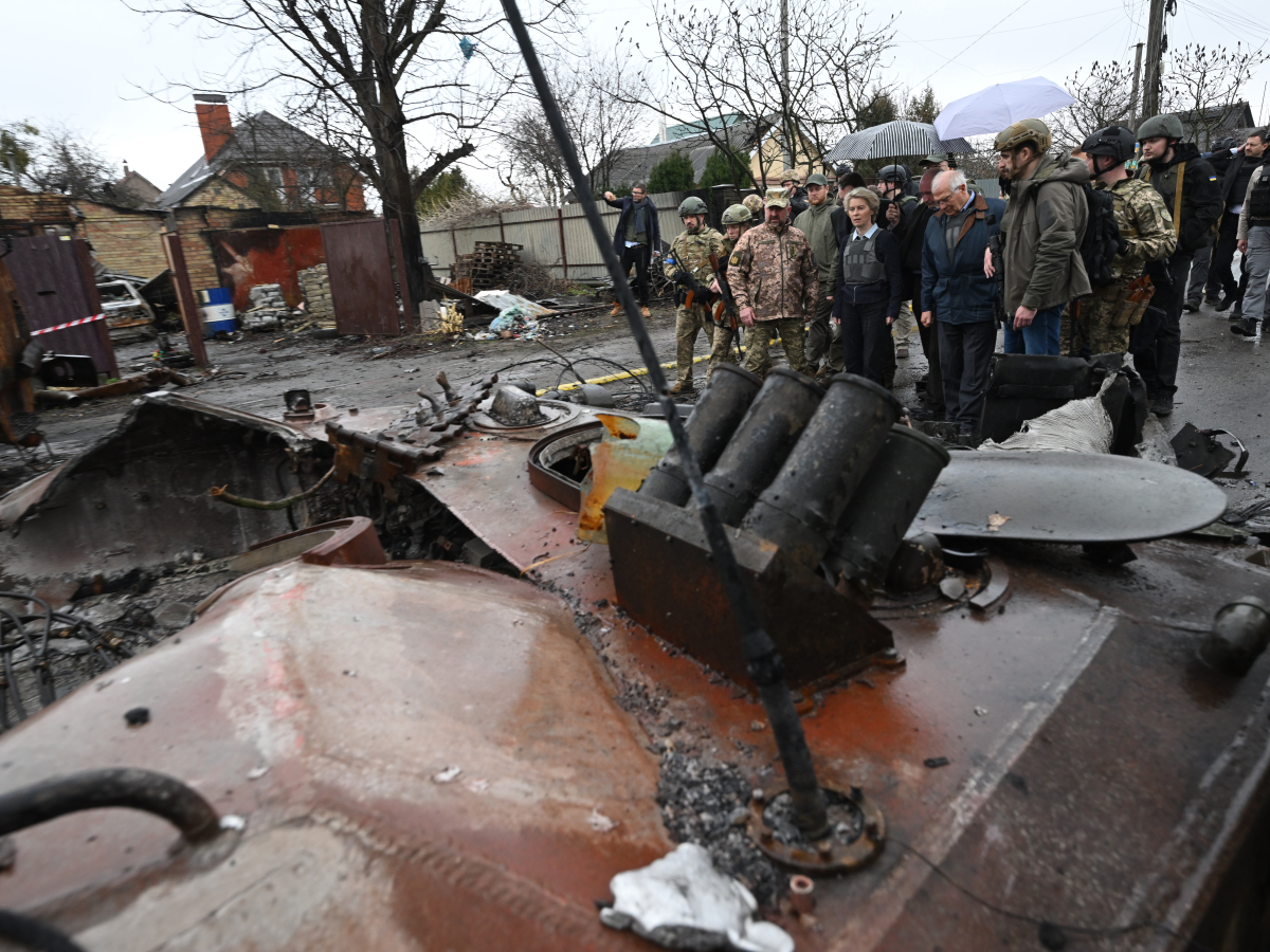 Von der Leyen y Borrell al frente de la primera visita sobre el territorio ucraniano tras la invasión rusa 