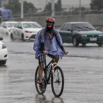 Imagen de archivo de las fuertes lluvias en Filipinas. ROUELLE UMALI / XINHUA NEWS / CONTACTOPHOTO