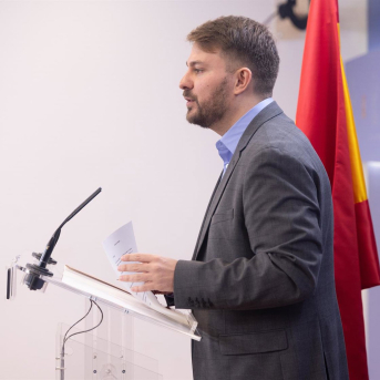 Compromís reprocha que Mazón se fuera a la cama a la una en plena dana en vez de seguir en el Cecopi Compromís reprocha que Mazón se fuera a la cama a la una en plena dana en vez de seguir en el Cecopi