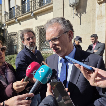 El delegado del Gobierno atiende a los medios en Badajoz. EUROPA PRESS El delegado del Gobierno atiende a los medios en Badajoz. EUROPA PRESS