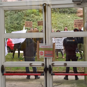 La Xunta y el campo gallego pactan un frente común por una PAC fuerte que Rueda defenderá ante Bruselas La Xunta y el campo gallego pactan un frente común por una PAC fuerte que Rueda defenderá ante Bruselas