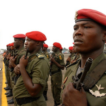 Militares cameruneses en formación MANDO SUR DEL EJÉRCITO DE ESTADOS UNIDOS Militares cameruneses en formación MANDO SUR DEL EJÉRCITO DE ESTADOS UNIDOS