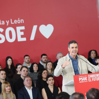 El secretario general del PSOE y presidente del Gobierno de España, Pedro Sánchez, durante un acto, en la Sala Turbinas de La Térmica Cultural, a 22 de febrero de 2026, en Ponferrada, León,  Fernando Otero - Europa Press