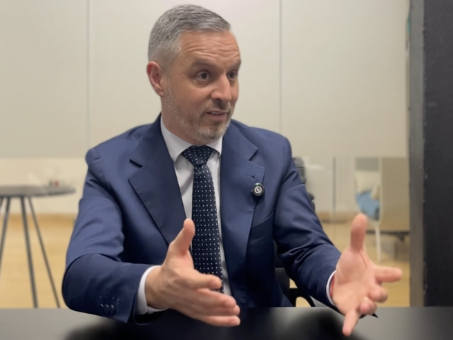 Juan Bravo, vicesecretario de Hacienda del PP, durante su reciente entrevista con Demócrata. Foto: Demócrata