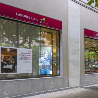 Sucursal de Laboral Kutxa LABORAL KUTXA