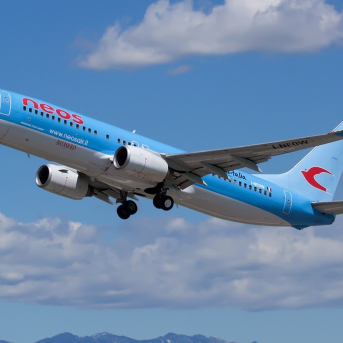 Avión de Neos Air de Alpitour World. ALPITOUR GROUP