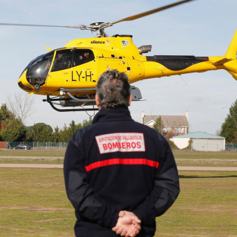 El Congreso reclama al Gobierno ayudas para formar pilotos expertos en emergencias aéreas