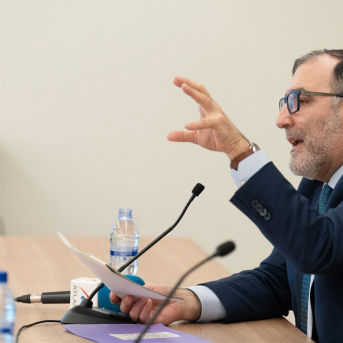 El juez de la Audiencia Nacional Eloy Velasco interviene durante un seminario sobre ciberdelincuencia, a 22 de enero de 2024, en Barcelona, Cataluña (España). David Zorrakino - Europa Press