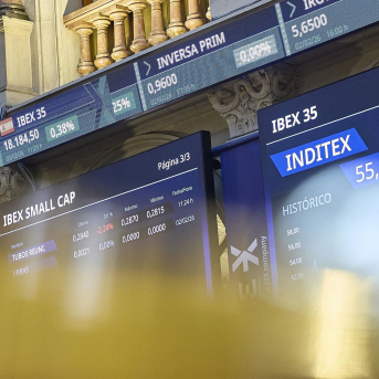 Paneles informativos en el Palacio de la Bolsa de Madrid Jesús Hellín - Europa Press