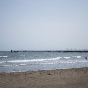 Bañistas en la playa de Massalfassar, a 26 de agosto de 2024, en Massalfassar, Valencia Jorge Gil - Europa Press Bañistas en la playa de Massalfassar, a 26 de agosto de 2024, en Massalfassar, Valencia Jorge Gil - Europa Press