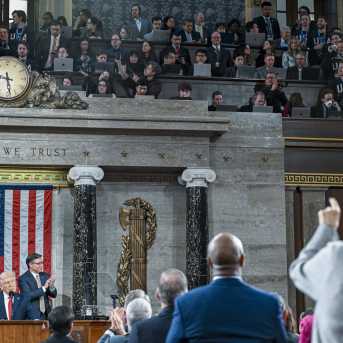El presidente Donald Trump pronuncia su primer discurso sobre el Estado de la Unión de su segundo mandato ante una sesión conjunta del Congreso en la Cámara de Representantes del Capitolio Europa Press/Contacto/Kenny Holston - Pool via CNP