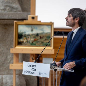 El ministro de Cultura, Ernest Urtasun, interviene durante el acto de restitución de obras incautadas durante la Guerra Civil en el Museo Nacional del Prado, a 22 de mayo de 2025, en Madrid (España). Ricardo Rubio - Europa Press