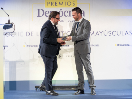 D. Rodrigo Martínez Revilla, director de comunicación del Hospital Sant Joan de Déu en España y, a la derecha, D. Manuel Bonachela, Consejero Delegado de Demócrata