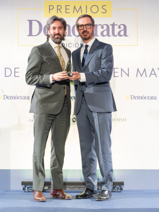 El director de la Agencia Española de Supervisión de la Inteligencia Artificial,  D. Alberto Gago Fernández y a su derecha  D. Javier Maroto, vicepresidente primero del Senado