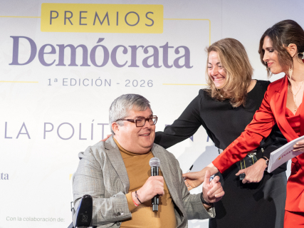De izquierda a derecha: El vicepresidente de ConELA  D. José Jiménez, Cristina Nadal,  presidenta de ASEBIO y Verónica Sanz, periodista y presentadora