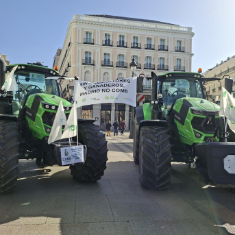 El campo madrileño toma Sol contra el pacto comercial UE-Mercosur