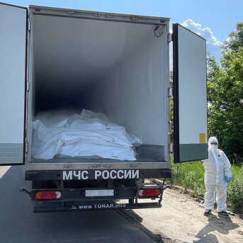 Un camión con los cuerpos de soldados de Ucrania muertos en el marco de la invasión lanzada por Rusia en febrero de 2022 (archivo) Dmitry Radchenko/TASS via ZUMA P / DPA