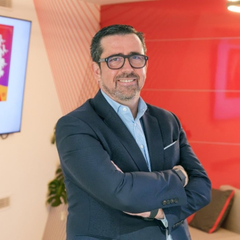 Valentín Pinuaga, nuevo director general para España de Equinix EQUINIX Valentín Pinuaga, nuevo director general para España de Equinix EQUINIX