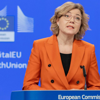 La vicepresidenta de la Comisión Europea encargada de Soberanía Tecnológica, Seguridad y Democracia, Henna Virkkunen, en una imagen de archivo durante una rueda de prensa. Jennifer Jacquemart/European Com / DPA