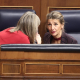 La portavoz de Sumar en el Congreso, Verónica Martínez Barbero, hablando con la vicepresidenta Yolanda Díaz en el hemiciclo Eduardo Parra - Europa Press