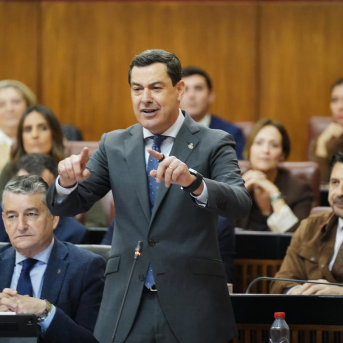 Moreno carga contra la orden de Montero al PSOE-A de ausentarse de la gala del 28F y la tacha de gran error histórico Moreno carga contra la orden de Montero al PSOE-A de ausentarse de la gala del 28F y la tacha de gran error histórico