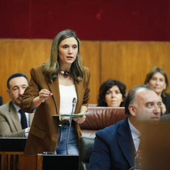 PSOE-A reprocha a Moreno su ausencia tras el temporal y él le acusa de volver al politiqueo PSOE-A reprocha a Moreno su ausencia tras el temporal y él le acusa de volver al politiqueo