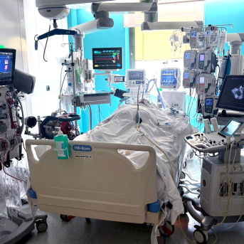 Canulación de paciente con soporte ECMO. SEMICUYC