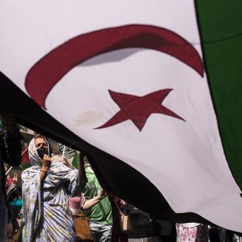 La bandera de la República Árabe Saharaui Democrática (RASD) durante una manifestación en Madrid Alejandro Martínez Vélez - Europa Press