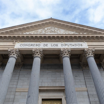 PP, Vox y Junts se unen en el Congreso para reforzar expulsiones y tumbar la educación sexual obligatoria PP, Vox y Junts se unen en el Congreso para reforzar expulsiones y tumbar la educación sexual obligatoria