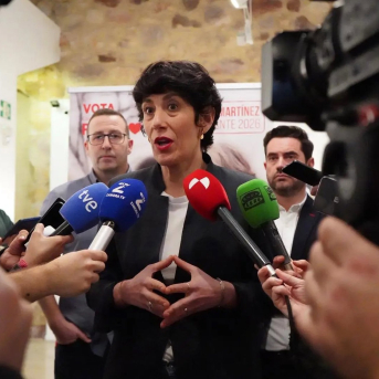 La ministra de Inclusión, Seguridad Social y Migraciones, Elma Saiz, durante su comparecencia. PSOE La ministra de Inclusión, Seguridad Social y Migraciones, Elma Saiz, durante su comparecencia. PSOE