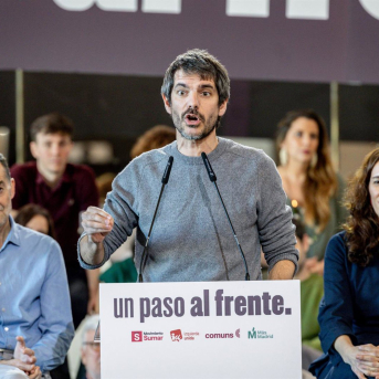 El ministro de Cultura, Ernest Urtasun (i),durante el acto de refundación del proyecto de las izquierdas, en el Círculo de Bellas Artes de Madrid, a 21 de febrero de 2026, en Madrid (España).  Ricardo Rubio - Europa Press