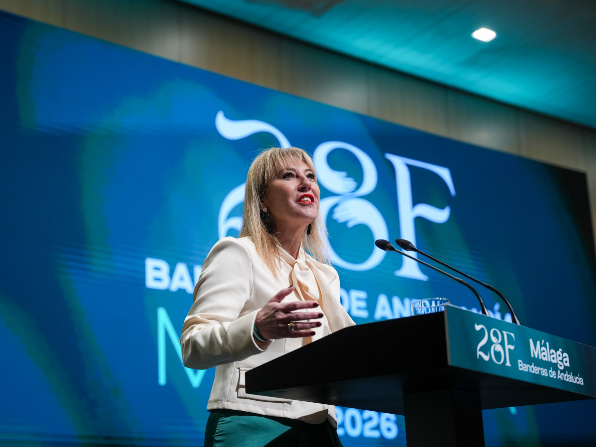 Carolina España, cuando dio a conocer el nombre de los galardonados por la Junta, en el Día de Andalucía, que se celebra este sábado 28F. Foto: Demócrata. 