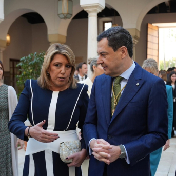 La senadora del PSOE y expresidente de la Junta, Susana Díaz, y el presidente de la Junta, Juanma Moreno, conversan en los pasillos del Parlamento andaluz antes del Pleno institucional con motivo del 28F MARÍA JOSÉ LÓPEZ/EUROPA PRESS La senadora del PSOE y expresidente de la Junta, Susana Díaz, y el presidente de la Junta, Juanma Moreno, conversan en los pasillos del Parlamento andaluz antes del Pleno institucional con motivo del 28F MARÍA JOSÉ LÓPEZ/EUROPA PRESS