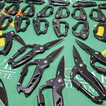 La Guardia Civil de Albacete interviene cincuenta armas blancas prohibidas GUARDIA CIVIL