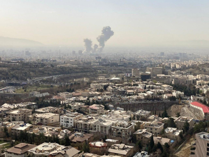 Humo sobre edificios atacados en Teheran, en el marco de la ofensiva de EEUU e Israel contra Irán. Europa Press/Contacto/Tasnim News Agency