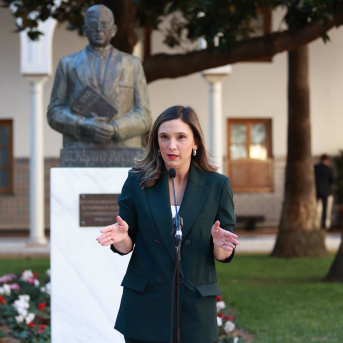 PSOE-A tacha de muy feo que Aguirre obvie la crisis del cáncer de mama al incomodar a Moreno