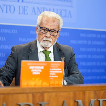 El Parlamento eleva el sueldo del Defensor del Pueblo Andaluz y sus adjuntos tras la subida al Gobierno autonómico