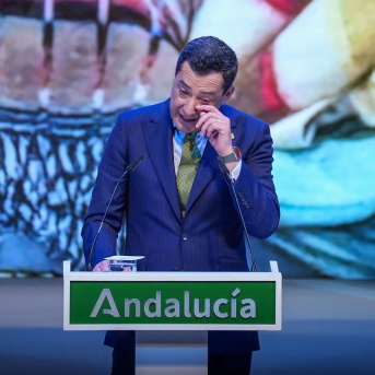 El presidente de la Junta de Andalucía, Juanma Moreno interviene en el acto. María José López - Europa Press