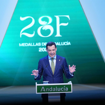 El presidente de la Junta de Andalucía, Juanma Moreno interviene en el acto. A 28 de febrero de 2026 en Sevilla, Andalucía (España) María José López - Europa Press