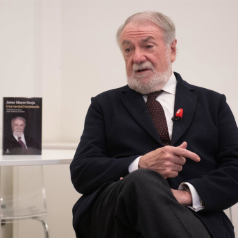 El exministro del Interior Jaime Mayor Oreja en una entrevista concedida a Europa Press, coincidiendo con la publicación de su libro 'Una verdad incómoda'. FERNANDO SÁNCHEZ-EUROPA PRESS