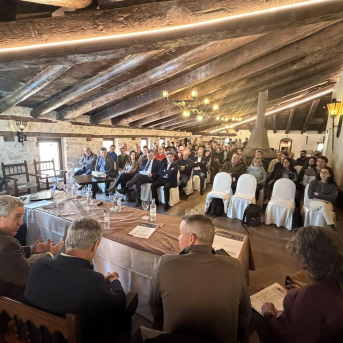 Especialistas de Aragón, Cataluña y Andalucía debaten en Villarluengo sobre la situación de la cabra montés Especialistas de Aragón, Cataluña y Andalucía debaten en Villarluengo sobre la situación de la cabra montés