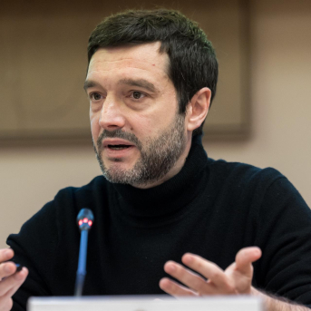 Imagen del ministro de Derechos Sociales, Consumo y Agenda 2030, Pablo Bustinduy, durante una jornada sobre la regularización de la publicidad de alimentos no saludables, en el Congreso. Diego Radamés - Europa Press Imagen del ministro de Derechos Sociales, Consumo y Agenda 2030, Pablo Bustinduy, durante una jornada sobre la regularización de la publicidad de alimentos no saludables, en el Congreso. Diego Radamés - Europa Press