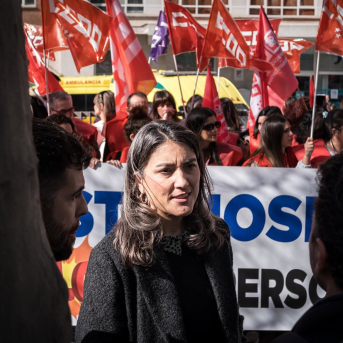 La portavoz de Más Madrid en la Asamblea de Madrid, Manuela Bergerot, durante una concentración de médicos frente al Hospital Universitario Fundación Jiménez Díaz, a 24 de febrero de 2026, en Madrid (España). Diego Radamés - Europa Press La portavoz de Más Madrid en la Asamblea de Madrid, Manuela Bergerot, durante una concentración de médicos frente al Hospital Universitario Fundación Jiménez Díaz, a 24 de febrero de 2026, en Madrid (España). Diego Radamés - Europa Press
