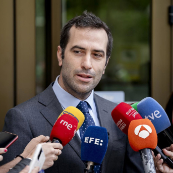 El ministro de Economía, Comercio y Empresa, Carlos Cuerpo, atiende a los medios de comunicación, en el Ministerio de Economía, Comercio y Empresa, a 15 de mayo de 2024, en Madrid (España). A. Pérez Meca - Europa Press El ministro de Economía, Comercio y Empresa, Carlos Cuerpo, atiende a los medios de comunicación, en el Ministerio de Economía, Comercio y Empresa, a 15 de mayo de 2024, en Madrid (España). A. Pérez Meca - Europa Press