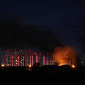 Humo y llamas cerca del Aeropuerto Internacional de Erbil, en el Kurdistán iraquí, tras las explosiones ocurridas mientras los sistemas de defensa aérea realizaban operaciones de interceptación Ismael Adnan/dpa Humo y llamas cerca del Aeropuerto Internacional de Erbil, en el Kurdistán iraquí, tras las explosiones ocurridas mientras los sistemas de defensa aérea realizaban operaciones de interceptación Ismael Adnan/dpa