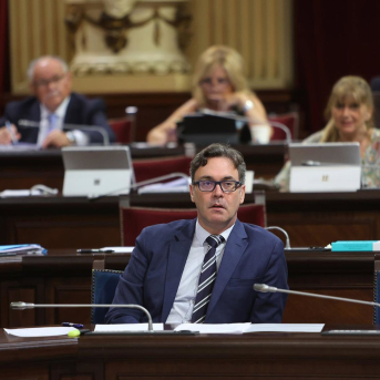 Costa anuncia medidas de contención turística y reclama unidad de acción