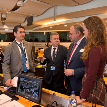 Page critica a la Comisión Europea por maquillar el recorte de la PAC: es como aguar el vino Page critica a la Comisión Europea por maquillar el recorte de la PAC: es como aguar el vino